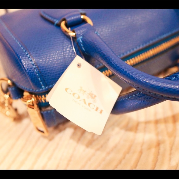 SOLD-Coach Crossbody Bag - Picture 6 of 7